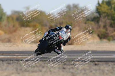 media/Dec-18-2022-SoCal Trackdays (Sun) [[8099a50955]]/Turn 7 Backside (1125am)/